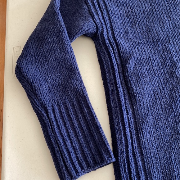 Catherine MaLandrino Heavy knit Blue, high Neck Sweater. Size M - Picture 4 of 6